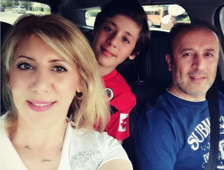 Arda Güler e família amigável
