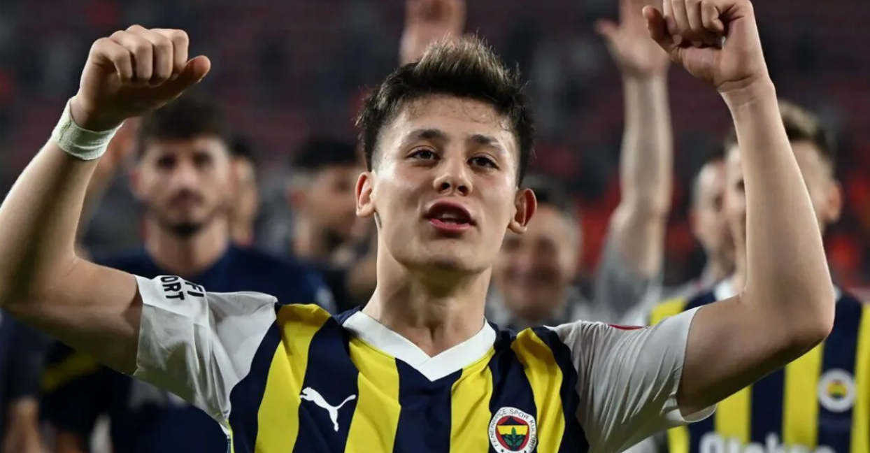 Arda Guler dá tudo de si no Real Madrid