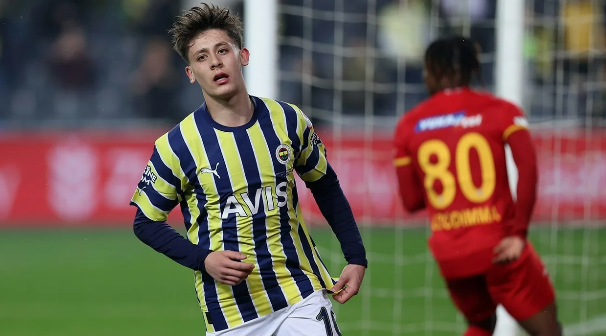 Arda Guler é o melhor jogador da partida Türkiye Georgia