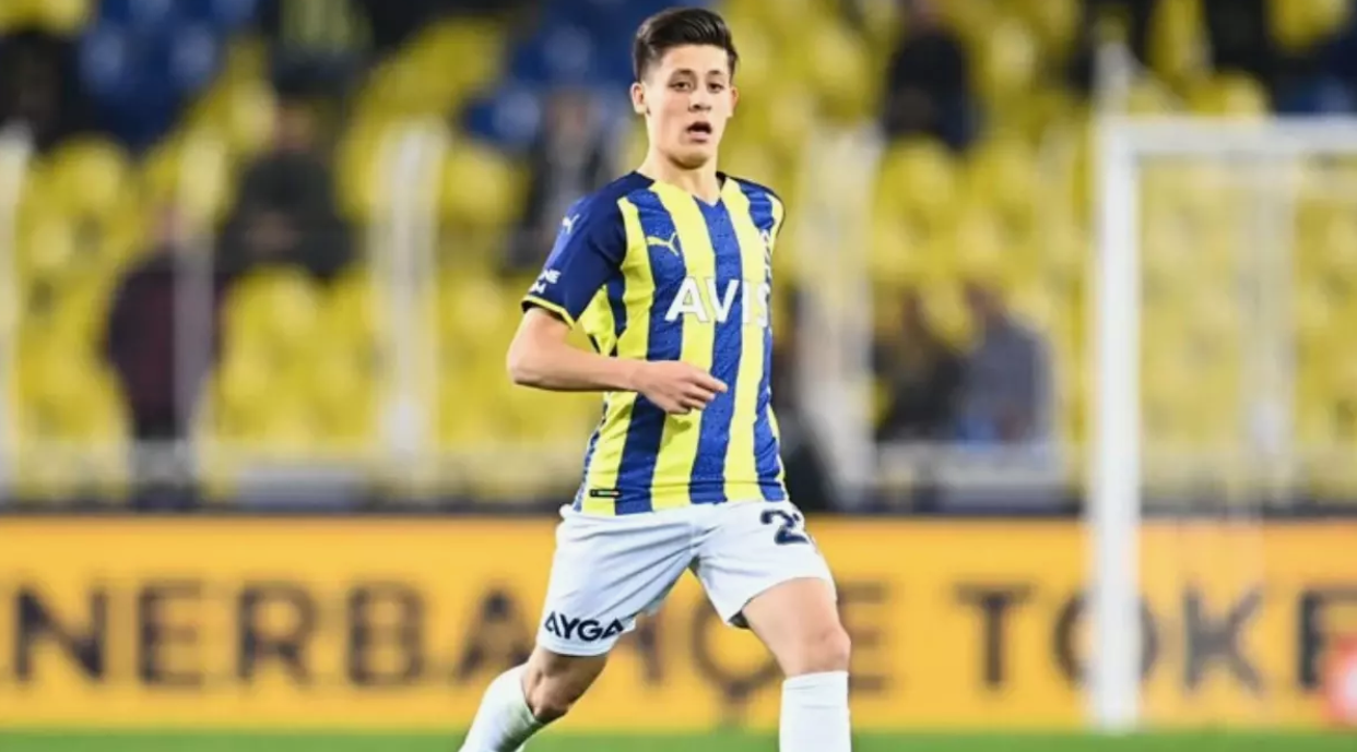 Cada toque de Guler na bola